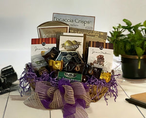 Expressing heartfelt gratitude, "Thank You for All You Do!" is a delectable medley of snacks, perfect for expressing appreciation to bosses, admins, teachers, new homeowners, or any cherished recipient. "A top pick among Realtors," this assortment promises to enchant taste buds with its sweet and savory offerings.
