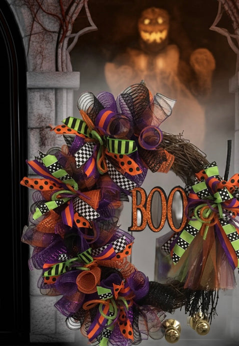Get ready to add some Halloween charm to your front door with our 